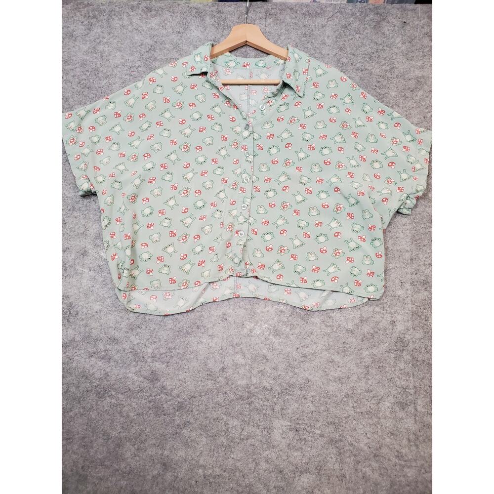 Women's Medium Light Green Frog & Mushroom Print Short Sleeve Cropped Blouse